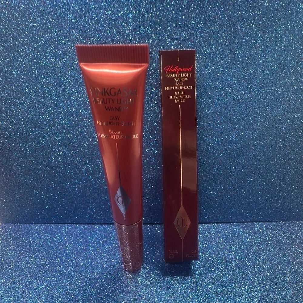 Charlotte Tilbury Beauty Light Wand in Shimmering Red